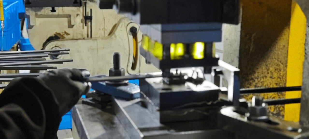Stamping workshop in Shengzhou Zhejiang, manufacturing industrial cabinet lock and hinge hardware for Southeast Asia market