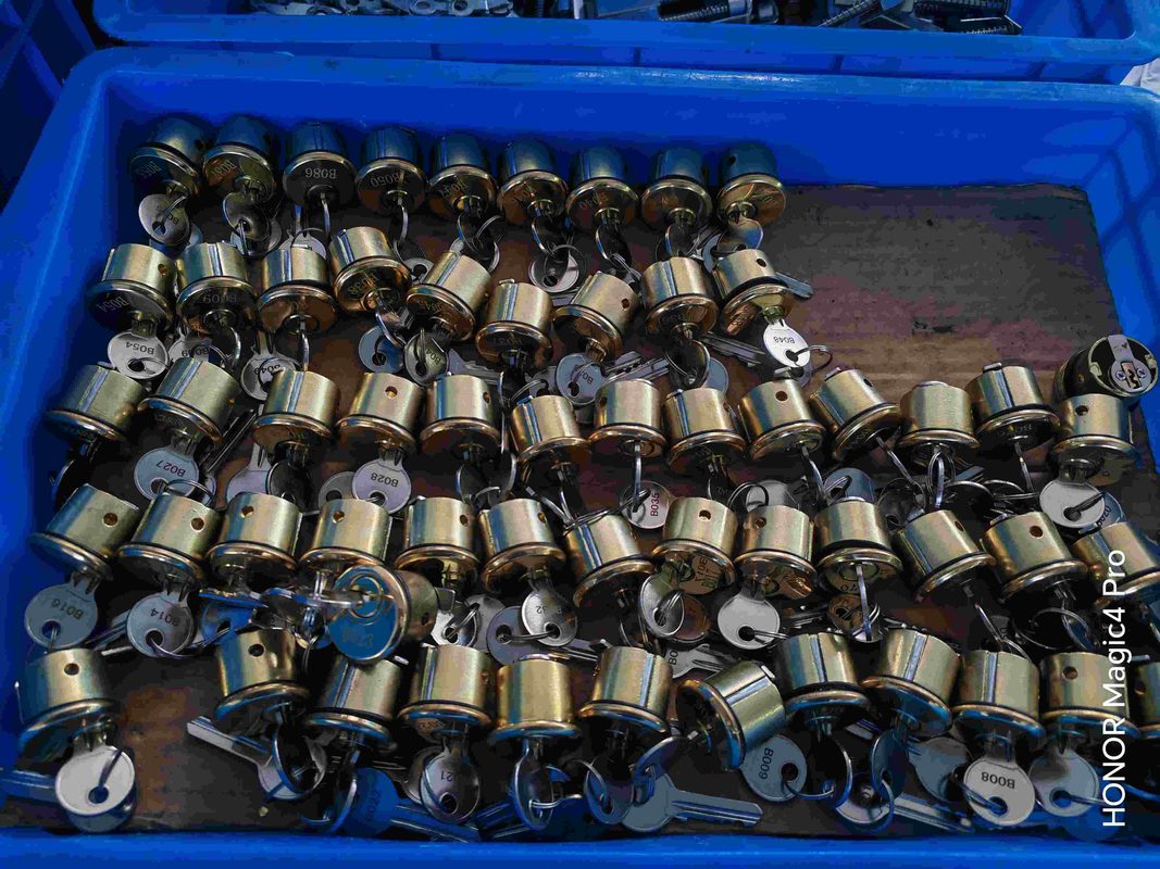 Industrial cabinet lock cylinders and keys batch — zinc alloy cam locks for Belt and Road infrastructure projects