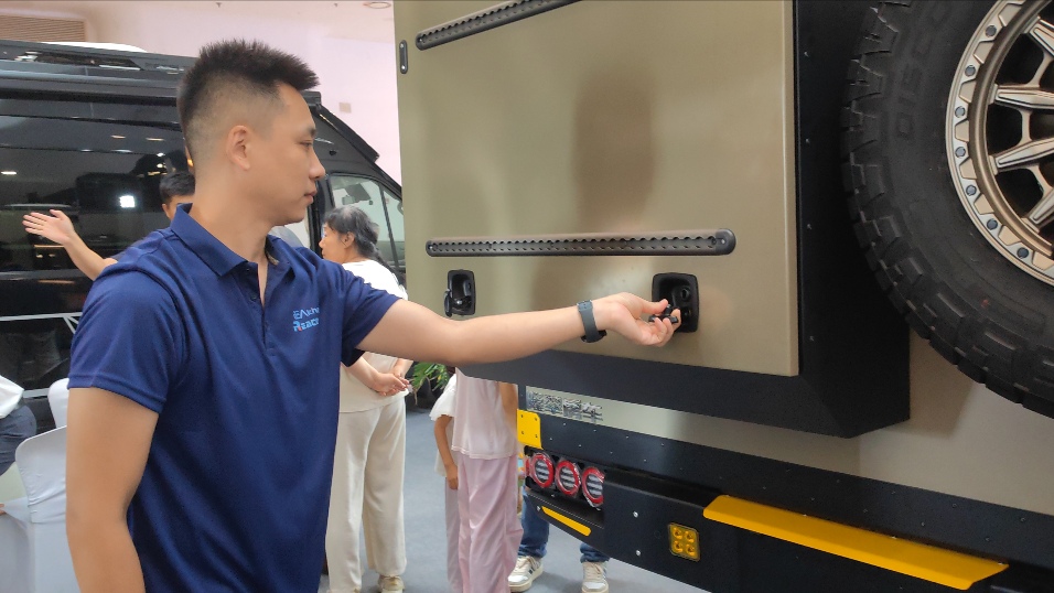 Exhibition demo of off-road RV camper vehicle rear door lock, Reaking RV cabinet lock and exterior door handle for caravan